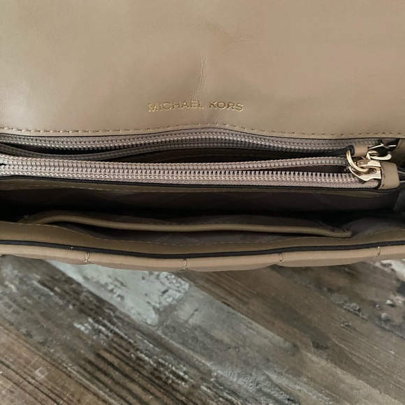 MK Soho Large Quilted Leather Shoulder Bag - Picture 6 of 15